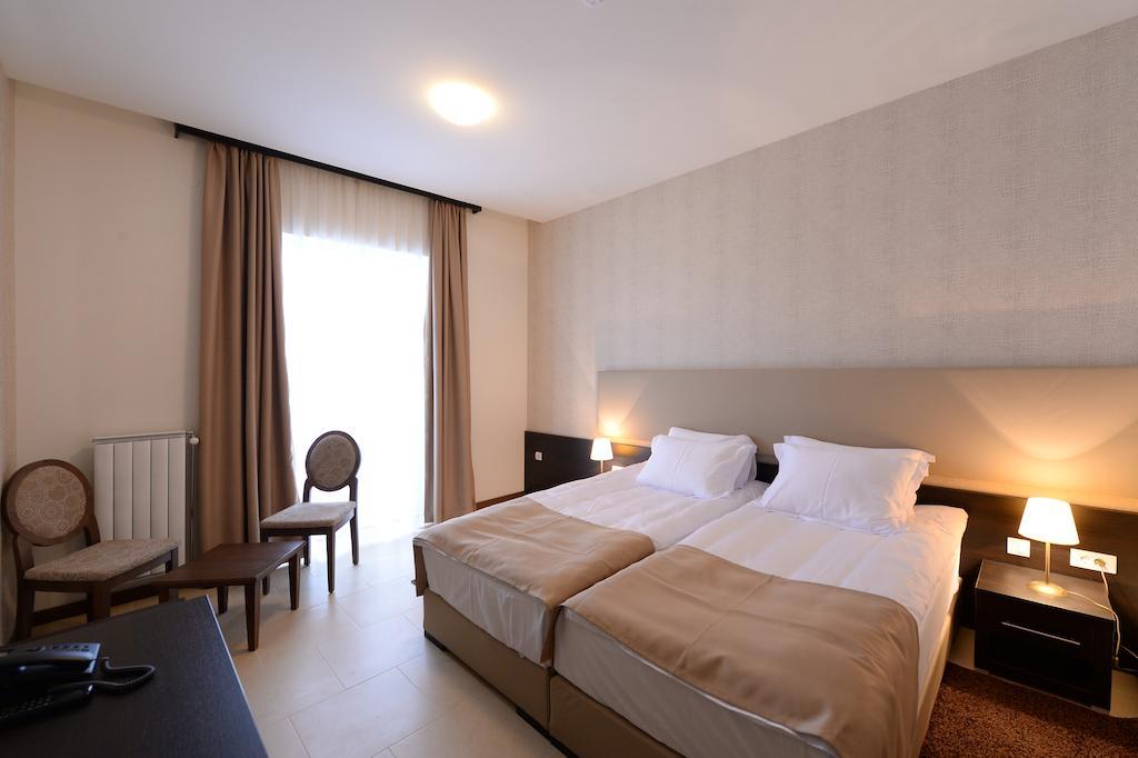 Hotel Majdan Beograd Bagian luar foto