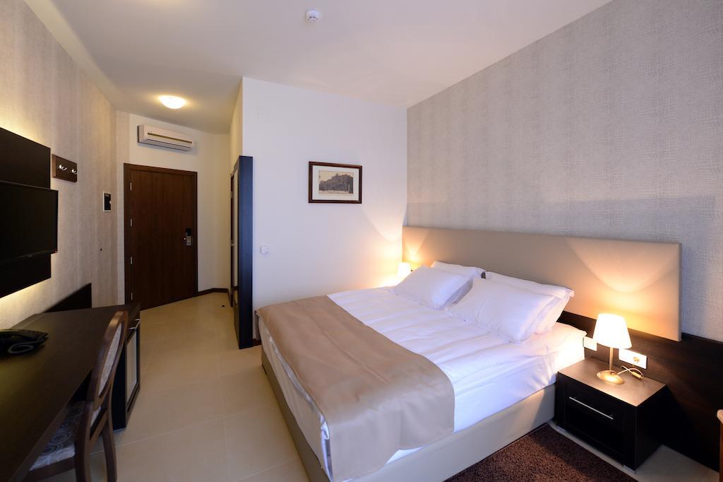 Hotel Majdan Beograd Bagian luar foto