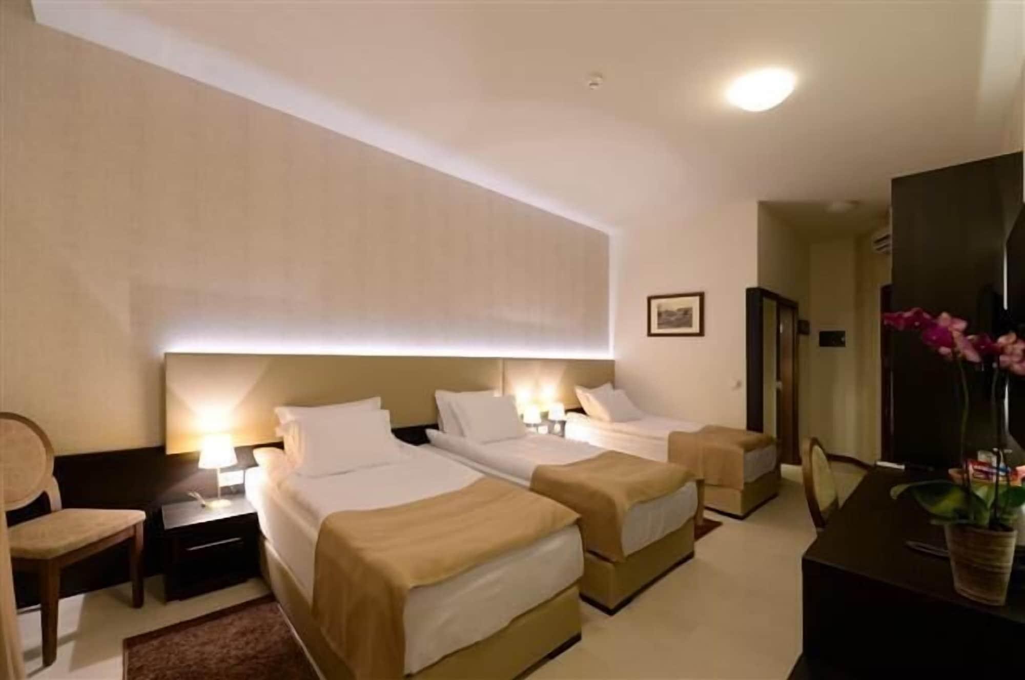 Hotel Majdan Beograd Bagian luar foto
