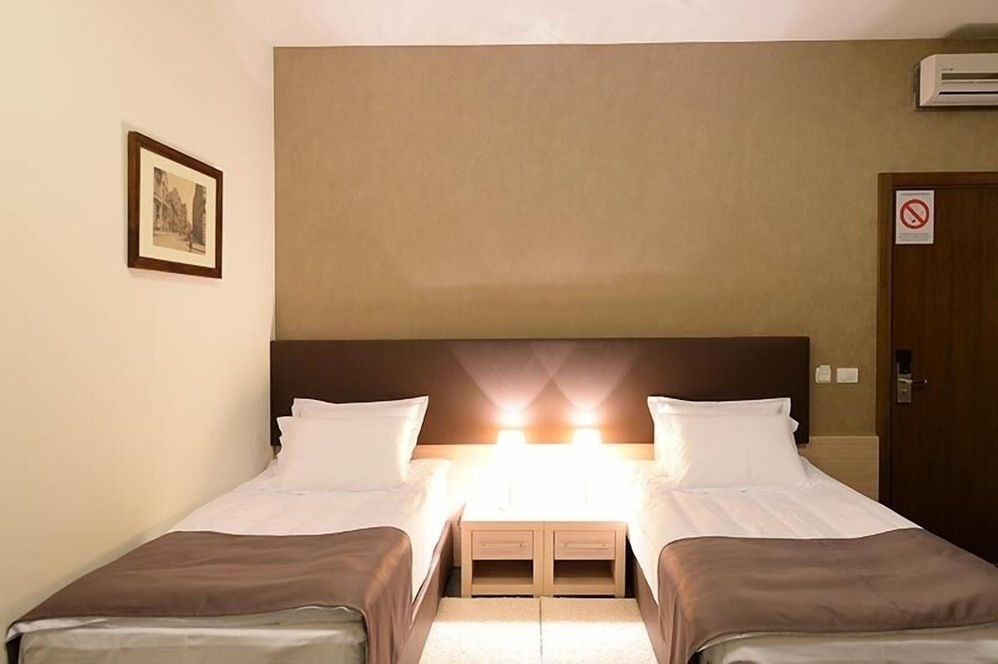 Hotel Majdan Beograd Bagian luar foto