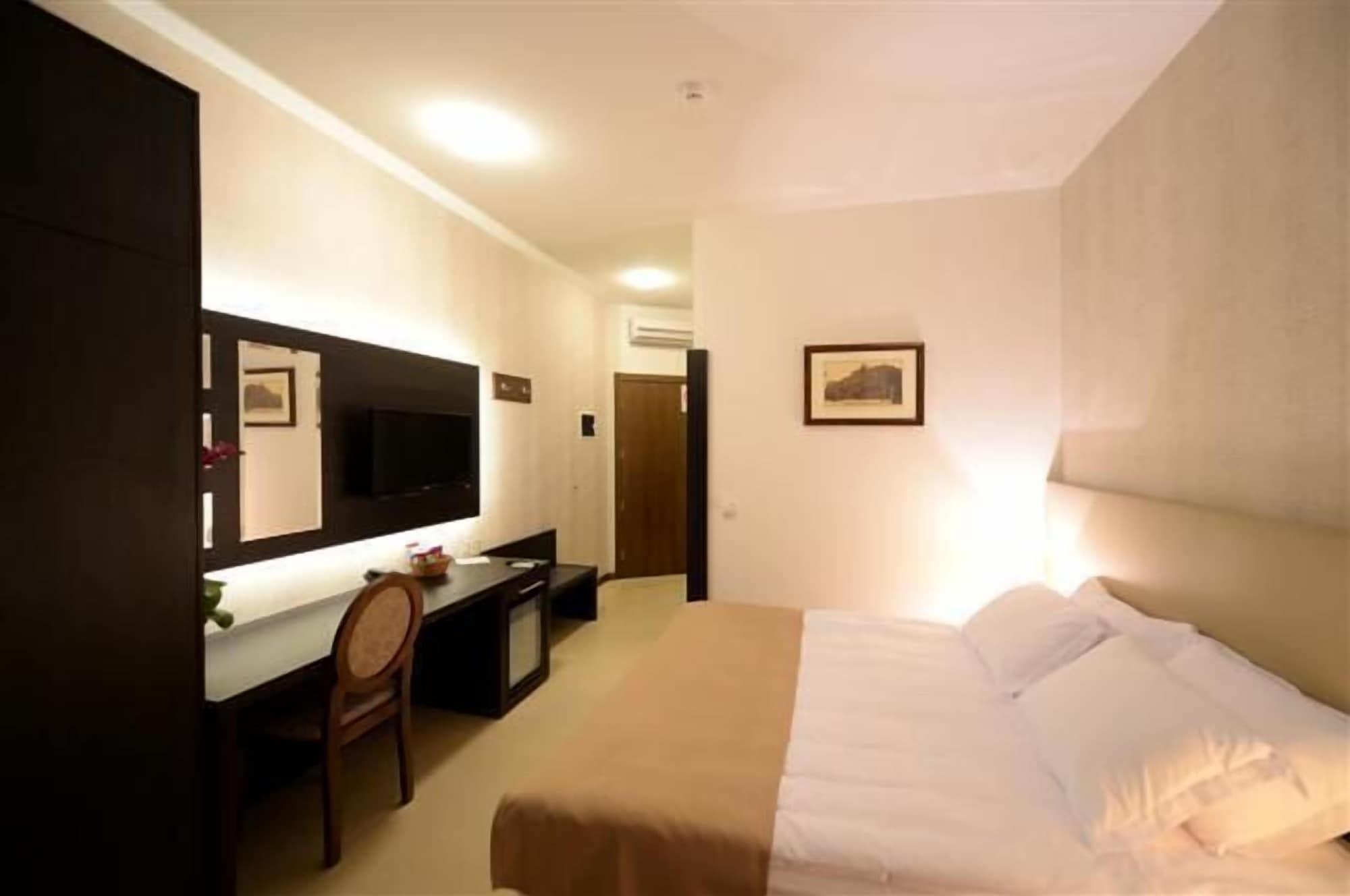 Hotel Majdan Beograd Bagian luar foto