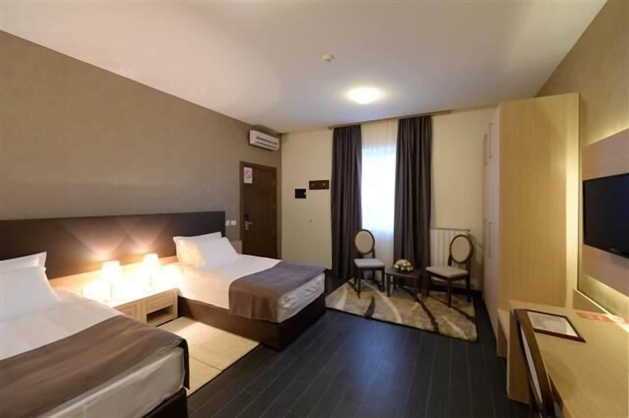 Hotel Majdan Beograd Bagian luar foto