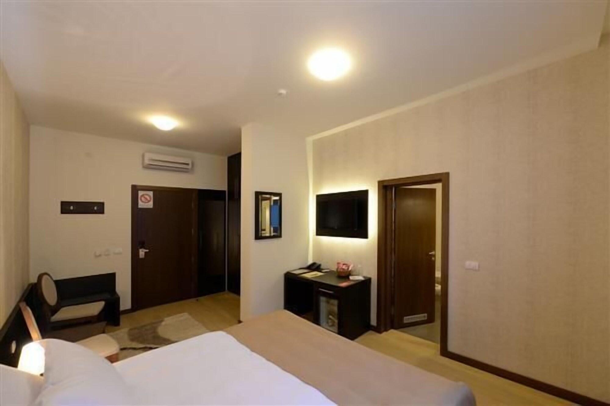 Hotel Majdan Beograd Bagian luar foto