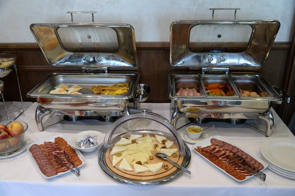 Hotel Majdan Beograd Bagian luar foto