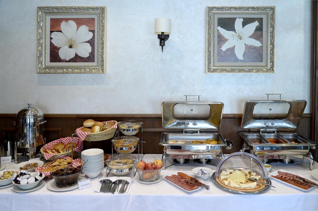 Hotel Majdan Beograd Bagian luar foto